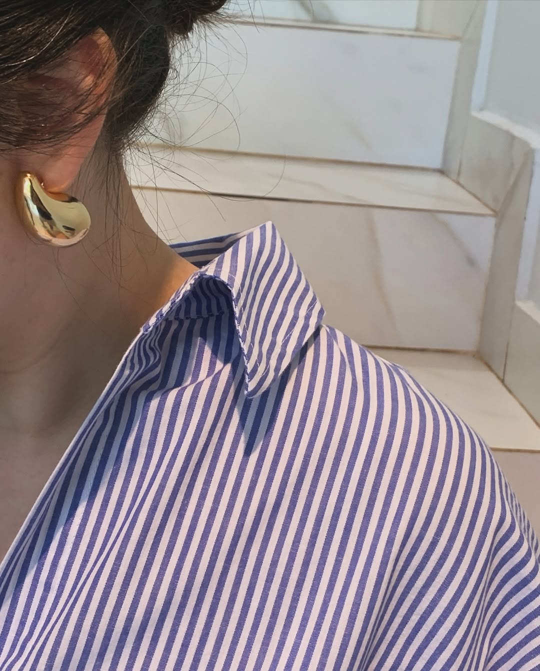 Camisa a rayas azul marino
