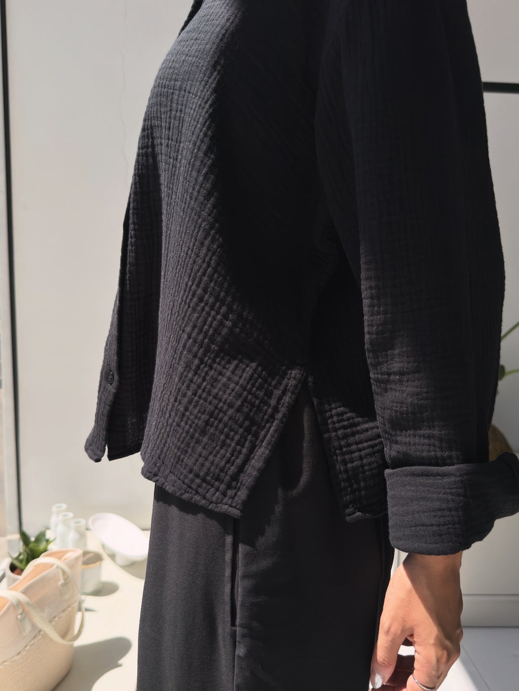 Camisa negra semi oversize
