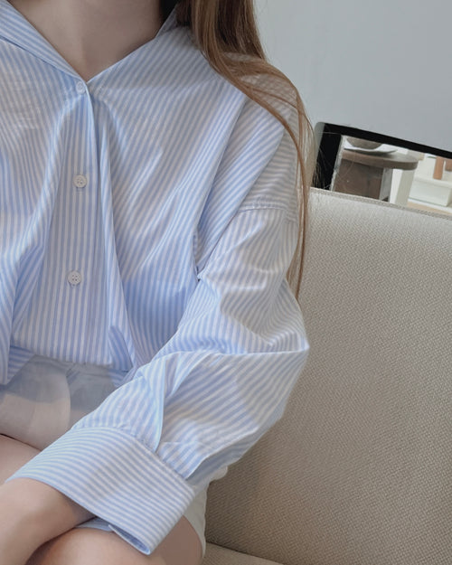 Camisa a rayas celeste oversize